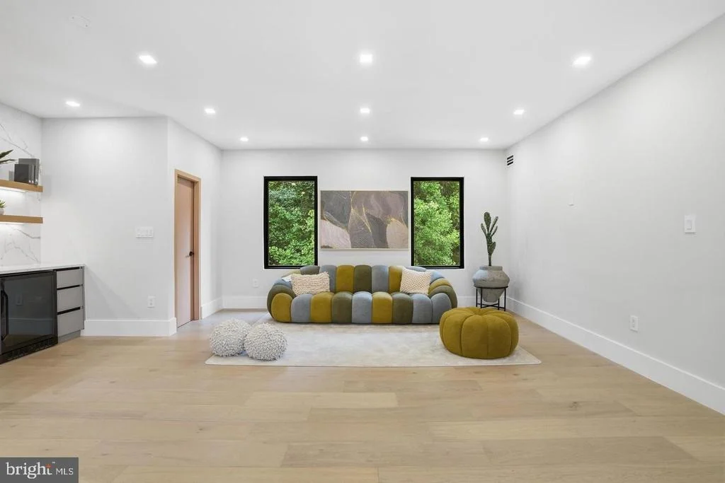 Photo of 1124 SAVILE LANE