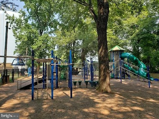 Photo of 15058 HOLLEYSIDE DRIVE