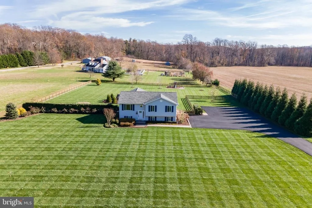 Photo of 3229 BEARDS POINT ROAD