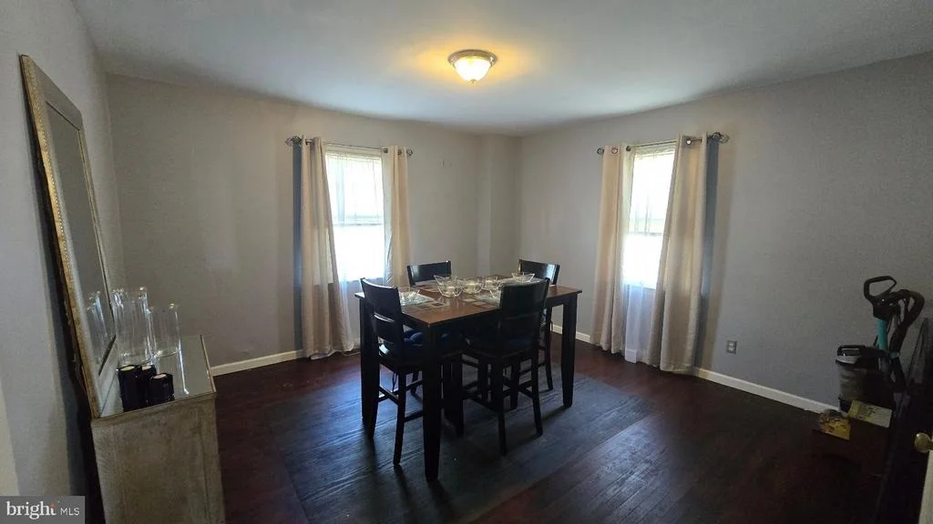 Photo of 140 ROBBINS AVENUE