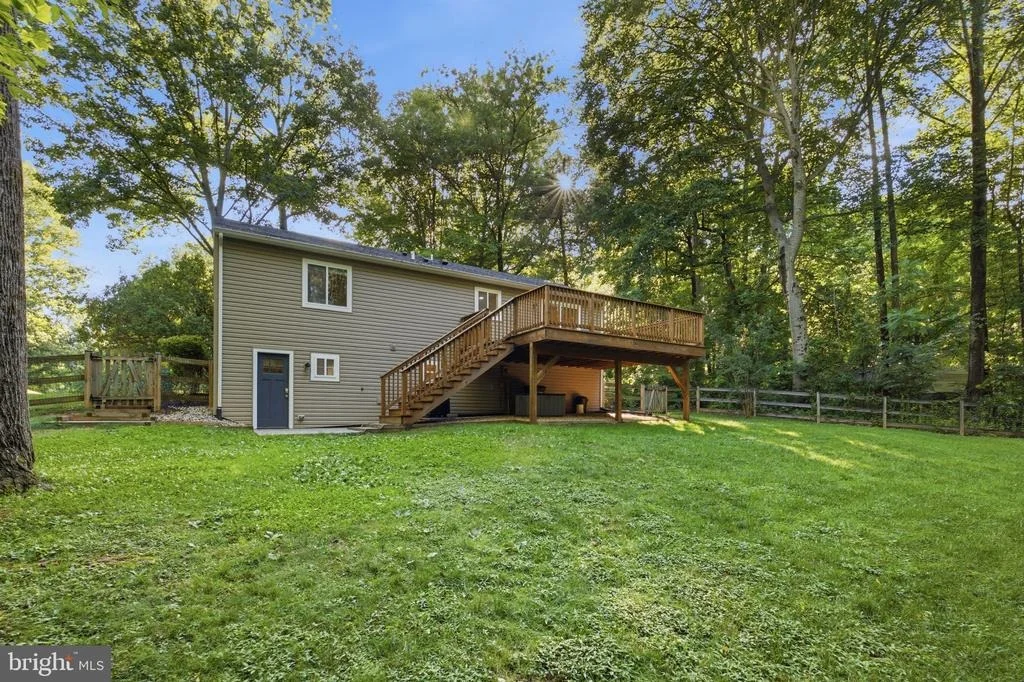 Photo of 7371 CROWN LANE
