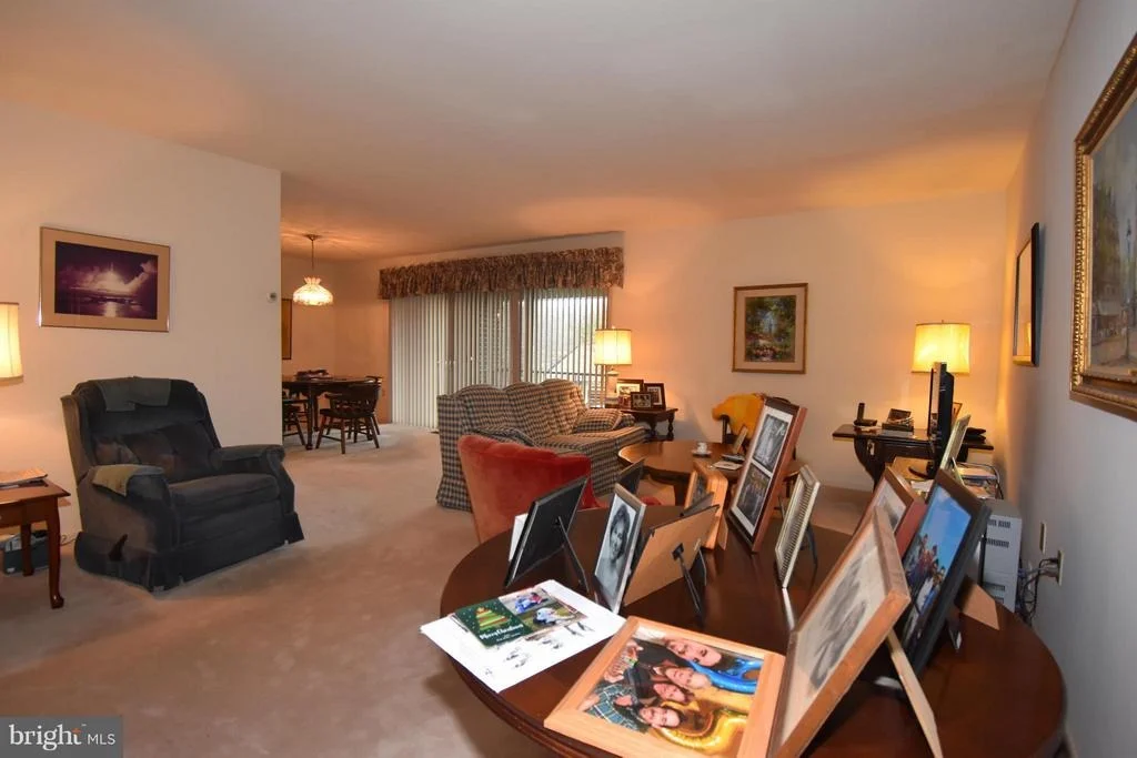 Photo of Unit 682D at 3330 GLENEAGLES DRIVE