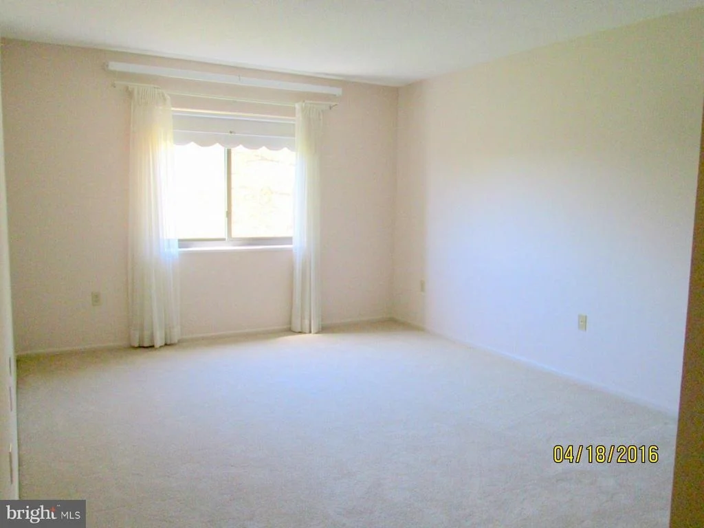 Photo of Unit 3714 at 15115 INTERLACHEN DRIVE