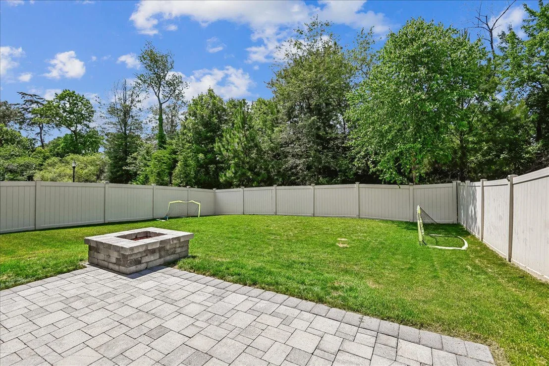 Photo of 8124 MEADOWGATE CIRCLE