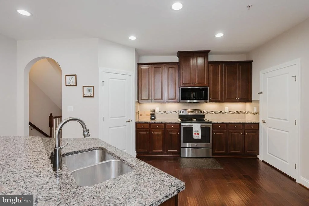 Photo of 355 TUFTON CIRCLE