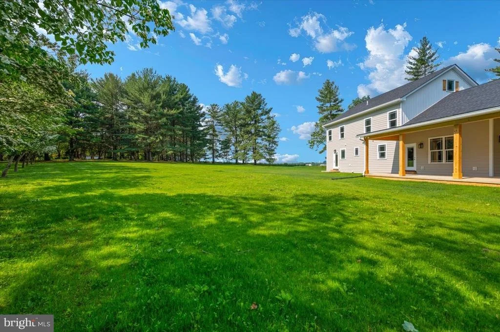 Photo of 460 SHADE TREE LANE