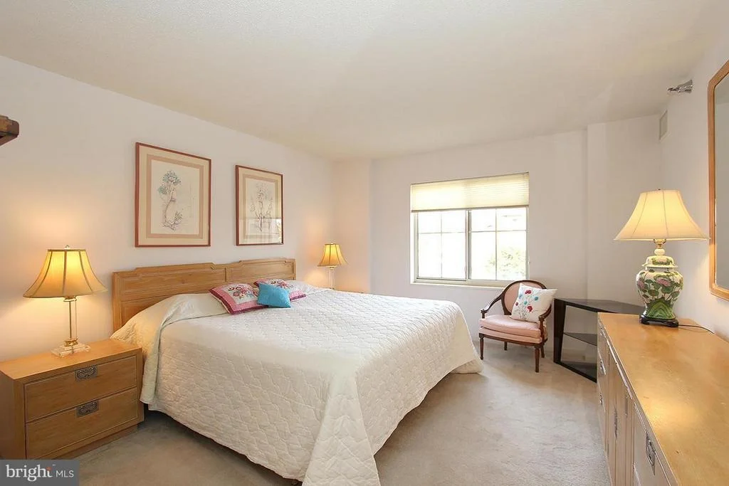 Photo of Unit 304 at 14800 PENNFIELD CIRCLE