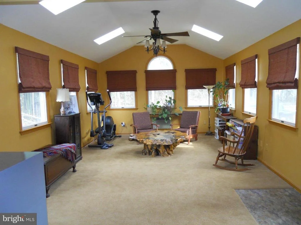 Photo of 1805 QUEENSGUARD ROAD