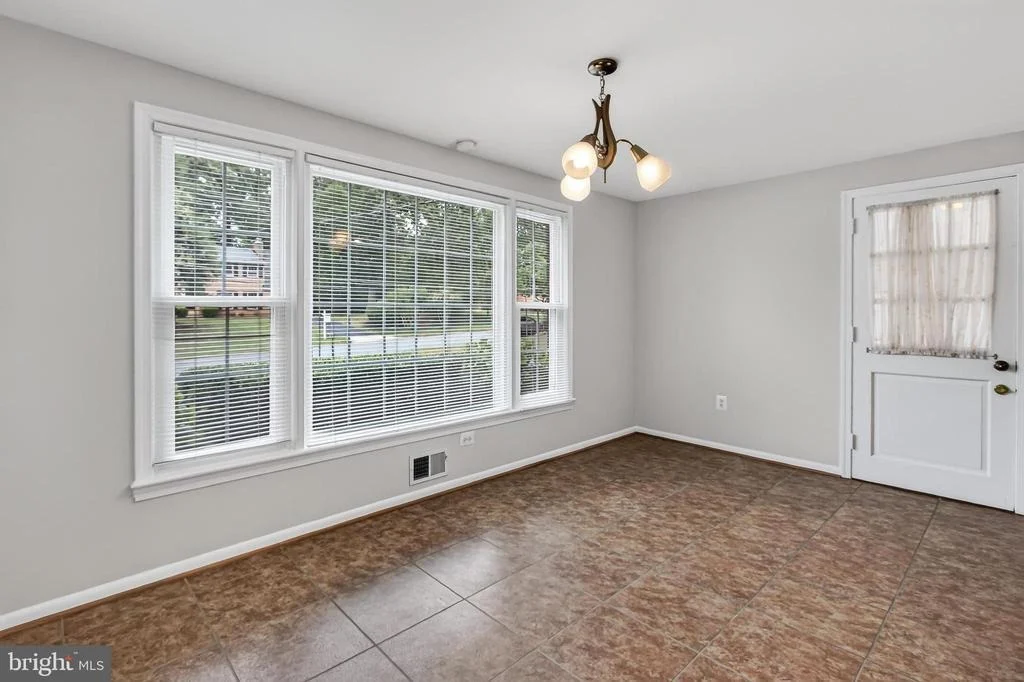 Photo of 4019 ROBERTSON BOULEVARD