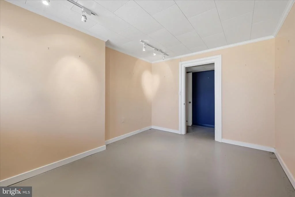 Photo of 2517 FIVE POINTS ROAD