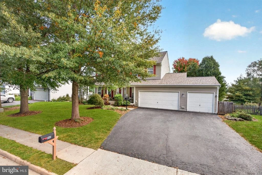 Photo of 945 DEVONSHIRE CIRCLE