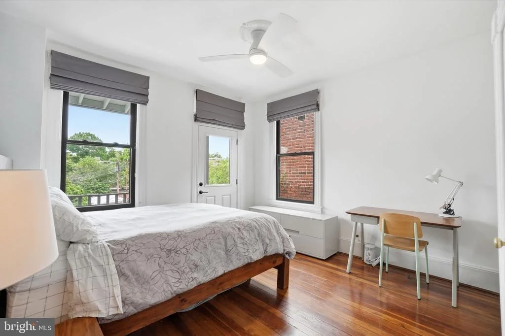 Photo of 210 8TH STREET SE