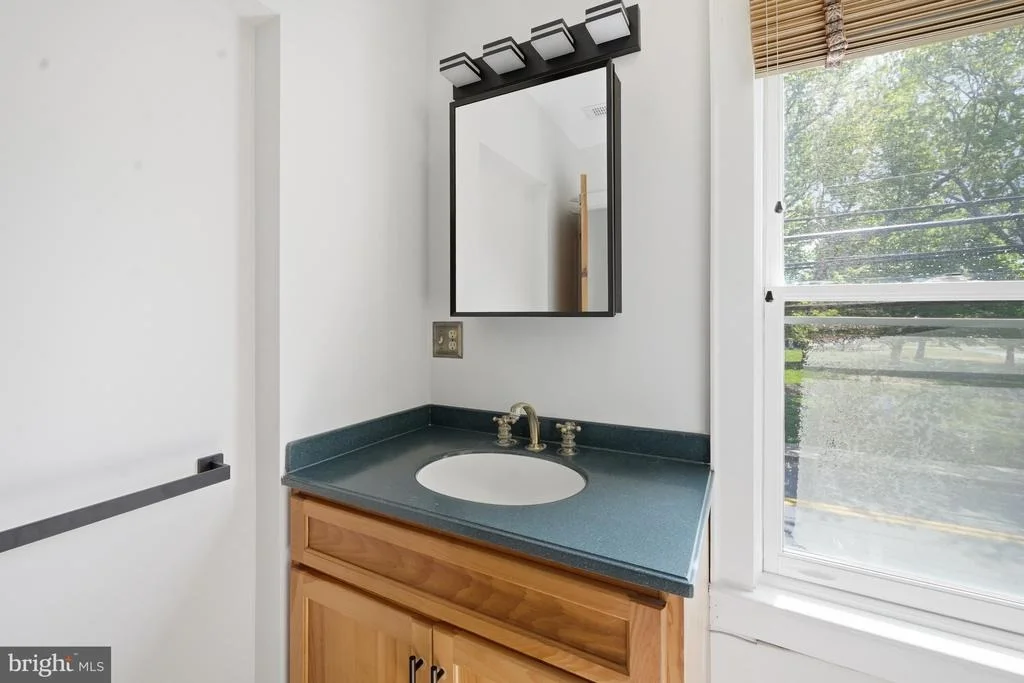 Photo of 606 KINGS HIGHWAY