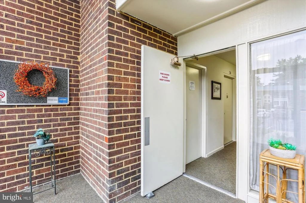 Photo of Unit 102D at 3640 GLENEAGLES DRIVE