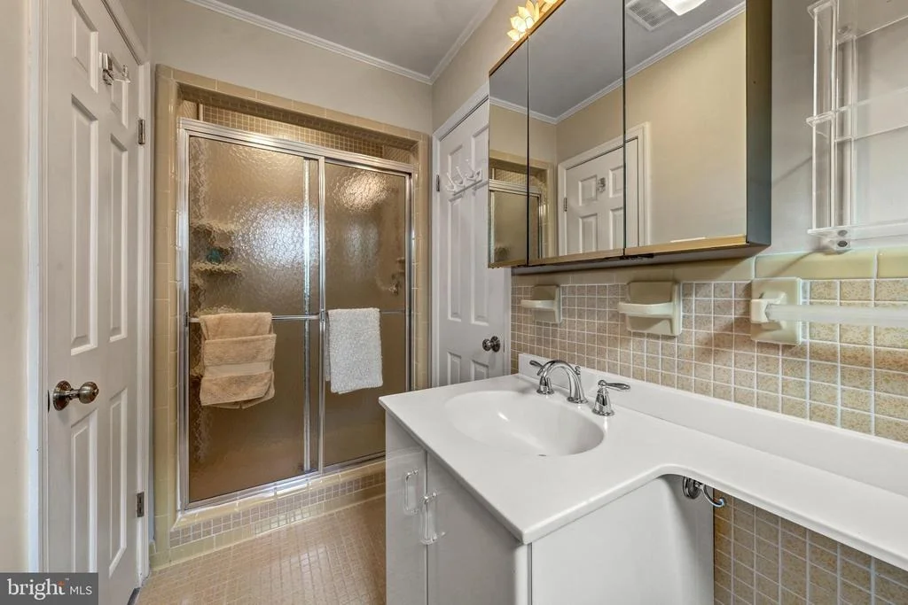 Photo of 7018 GREEN OAK DRIVE