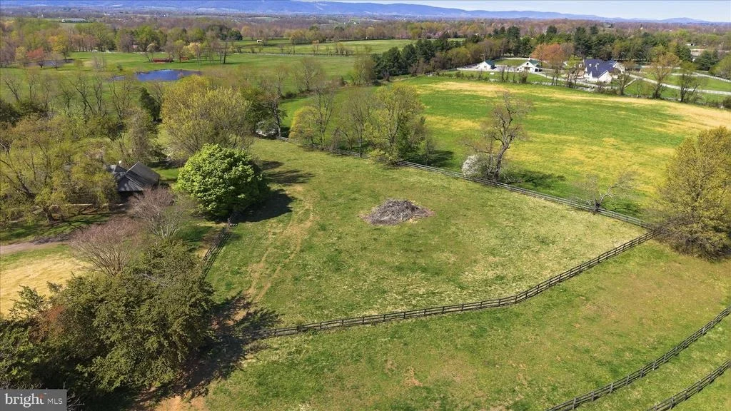 Photo of 2517 FIVE POINTS ROAD