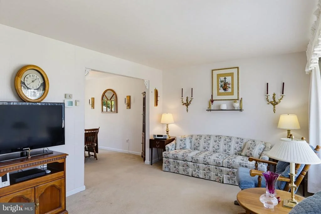 Photo of 375 SUNSHINE WAY