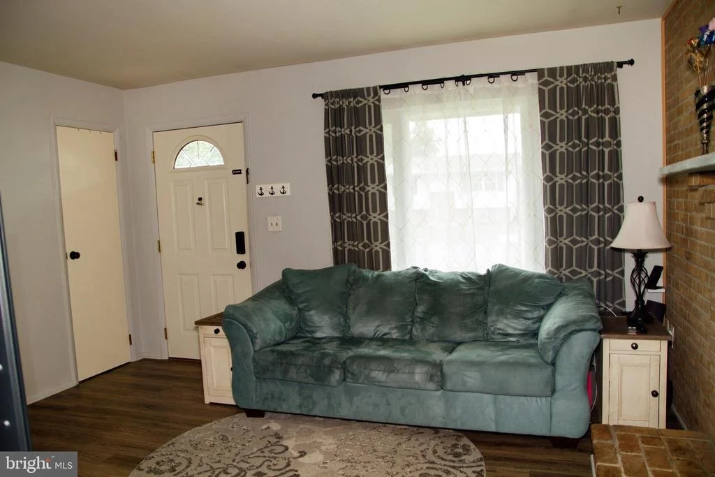 Photo of 276 PINOAK LANE