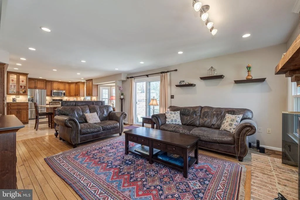 Photo of 7736 HUNTSMAN BOULEVARD