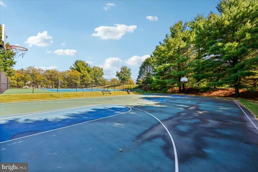 Photo of 21400 MANOR VIEW CIRCLE