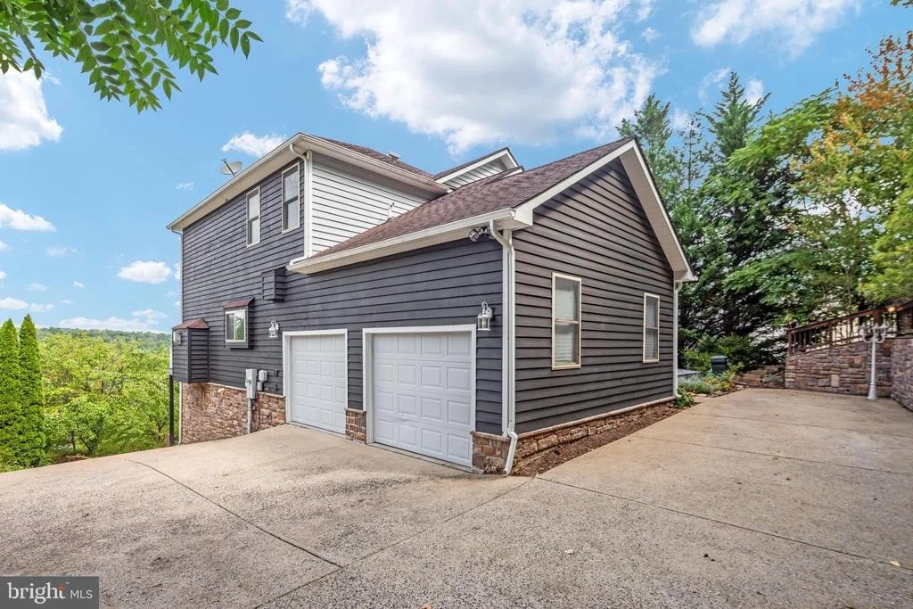 Photo of 111 WATERSIDE LANE