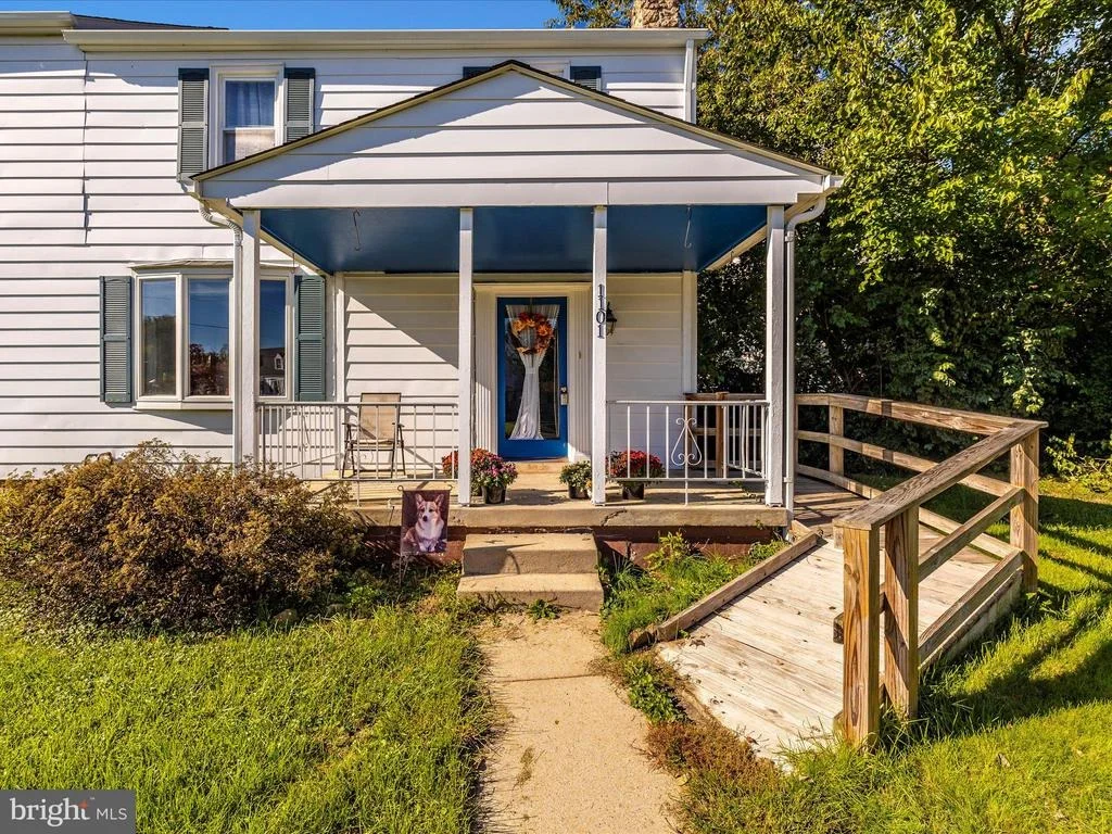 Photo of 1101 FAIRVIEW ROAD