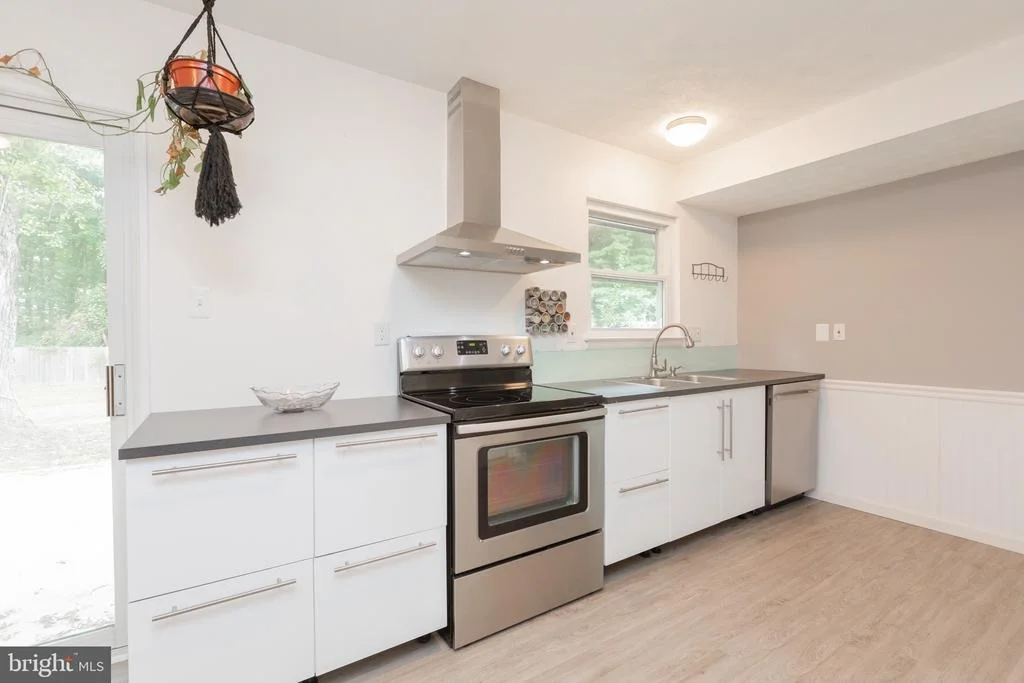 Photo of 706 UNIVERSITY DRIVE