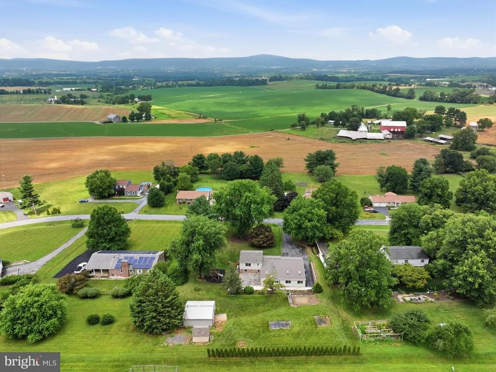 Photo of 6113 ELAINE DRIVE