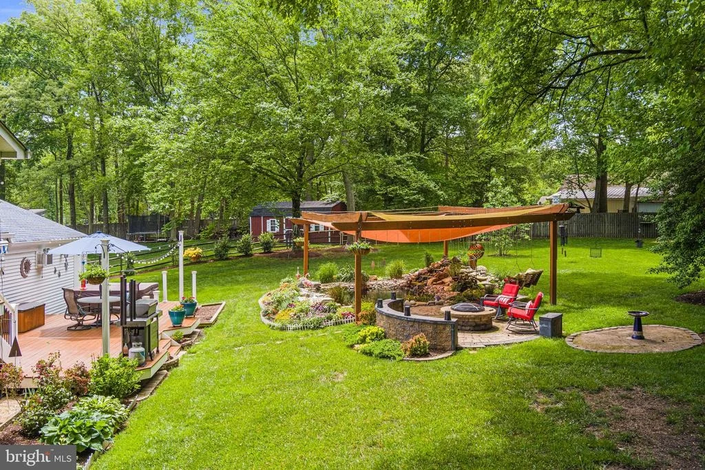 Photo of 10000 MADRONAWOOD DRIVE