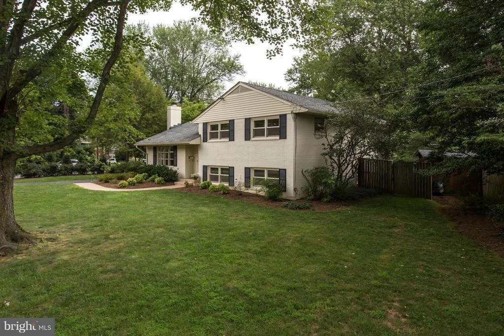 Photo of 7007 BRIGHT AVENUE