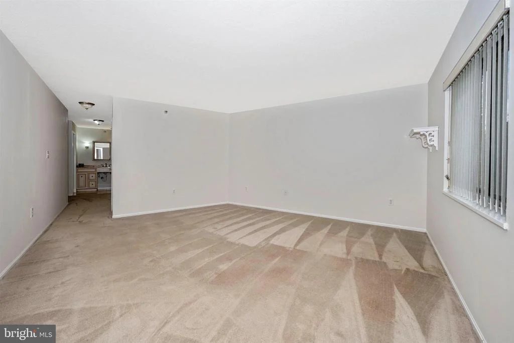 Photo of Unit 1104 at 15101 INTERLACHEN DRIVE