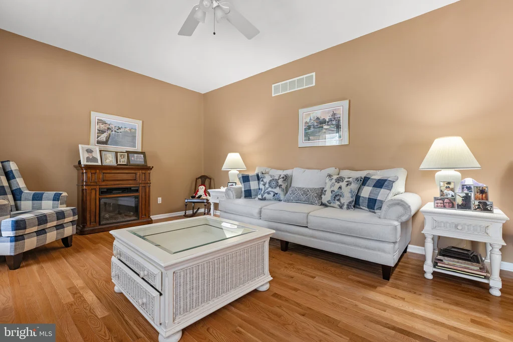 Photo of 33 SIOUX DRIVE