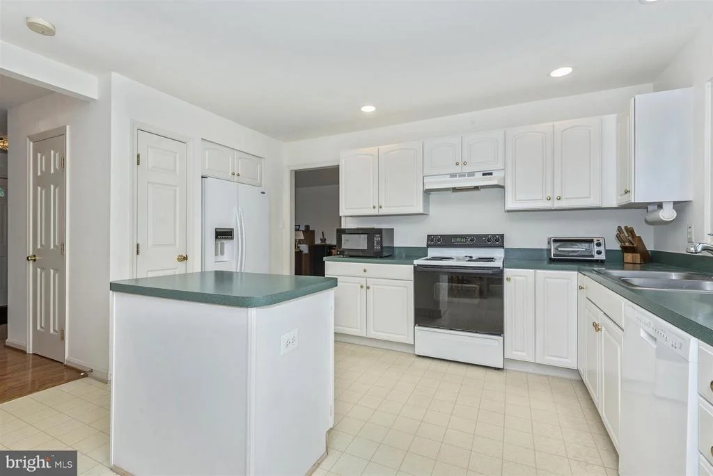 Photo of 4106 BENNINGTON PLACE W