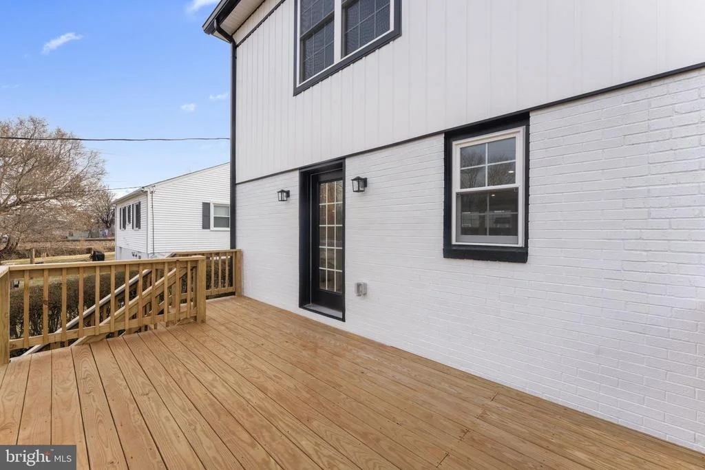 Photo of 305 WINE STREET