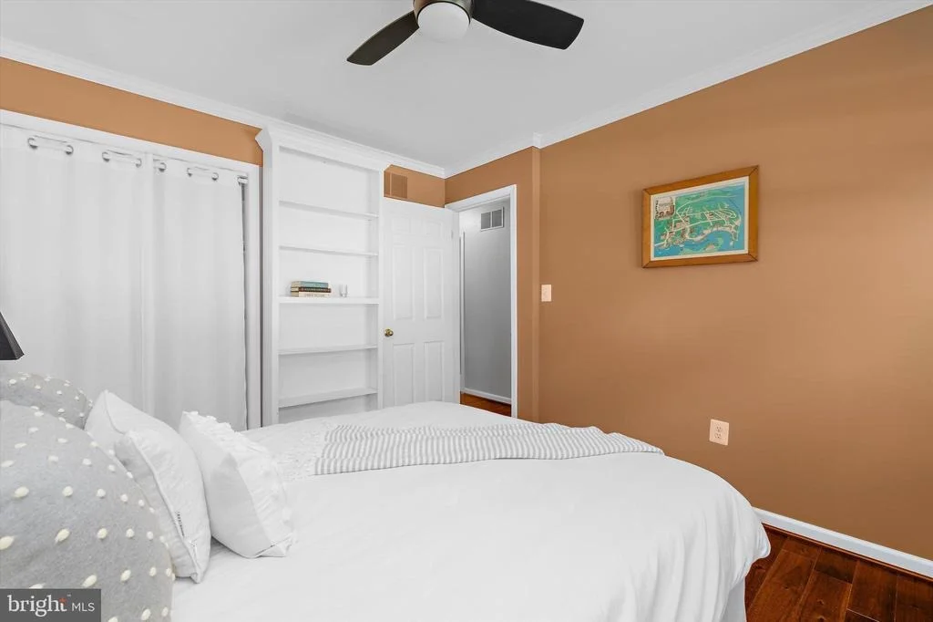 Photo of 527 BAY HILLS DRIVE