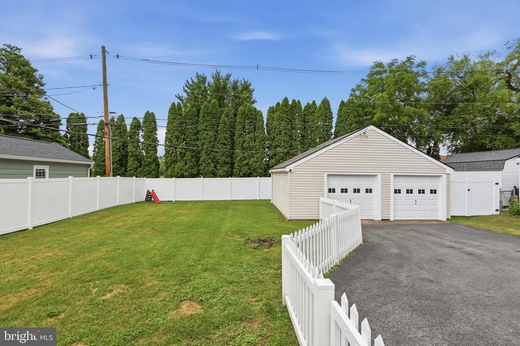 Photo of 206 W 12TH STREET