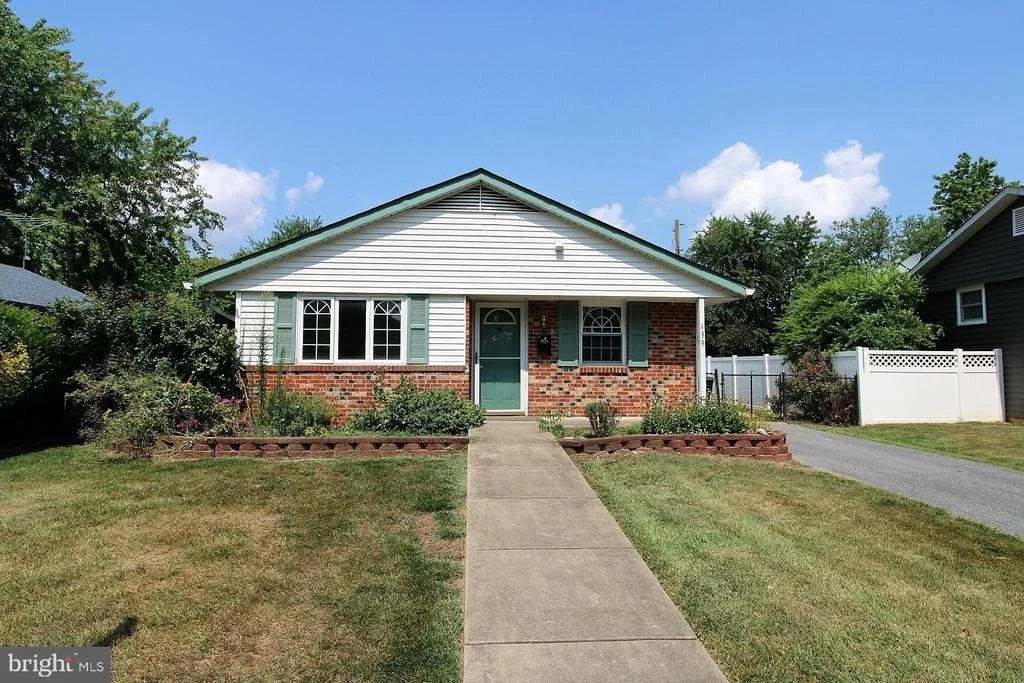 Photo of 439 CENTER STREET