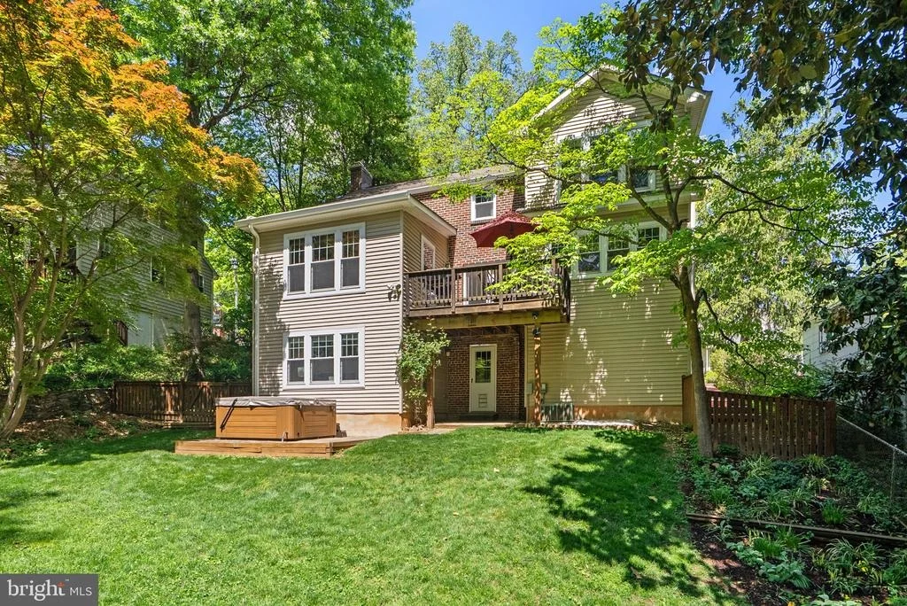Photo of 213 CRESTMOOR CIRCLE