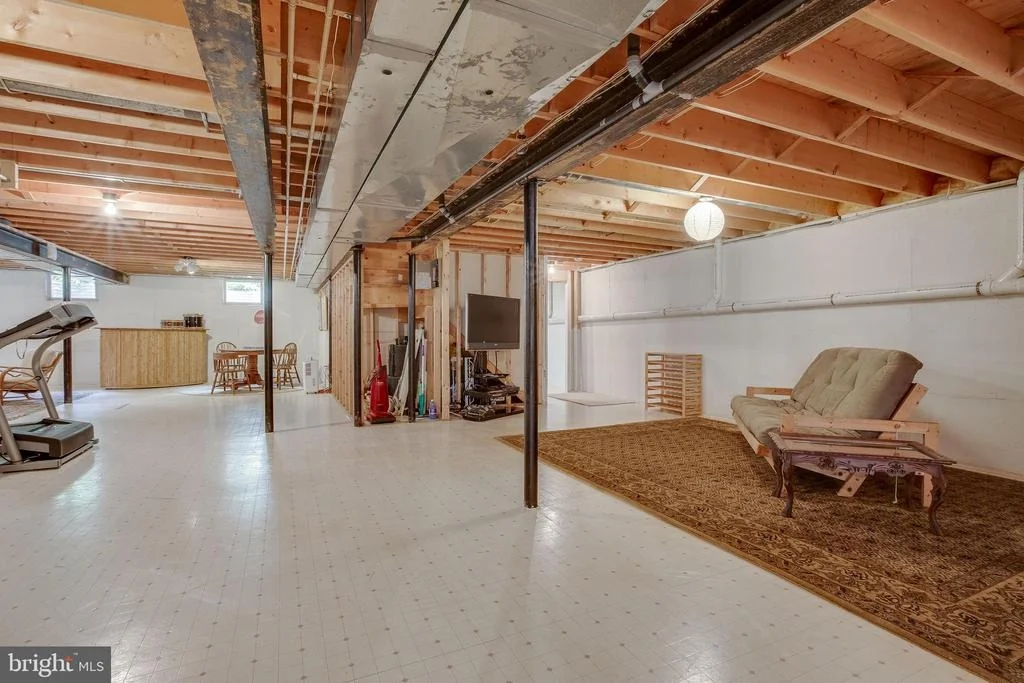 Photo of 6504 GRIFFITH ROAD