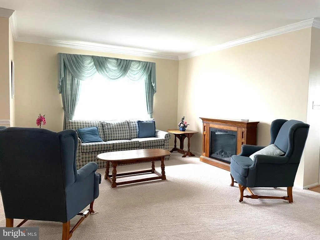 Photo of 5686 BARBERRY COURT