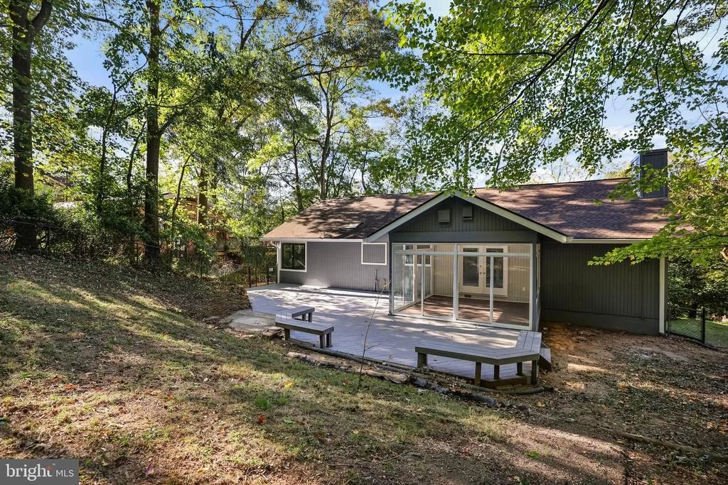 Photo of 37 LAKESIDE DRIVE
