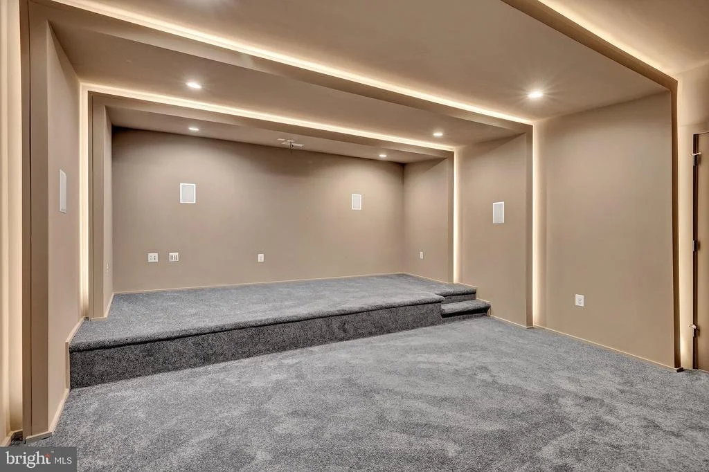 Photo of 1100 BALLS HILL ROAD