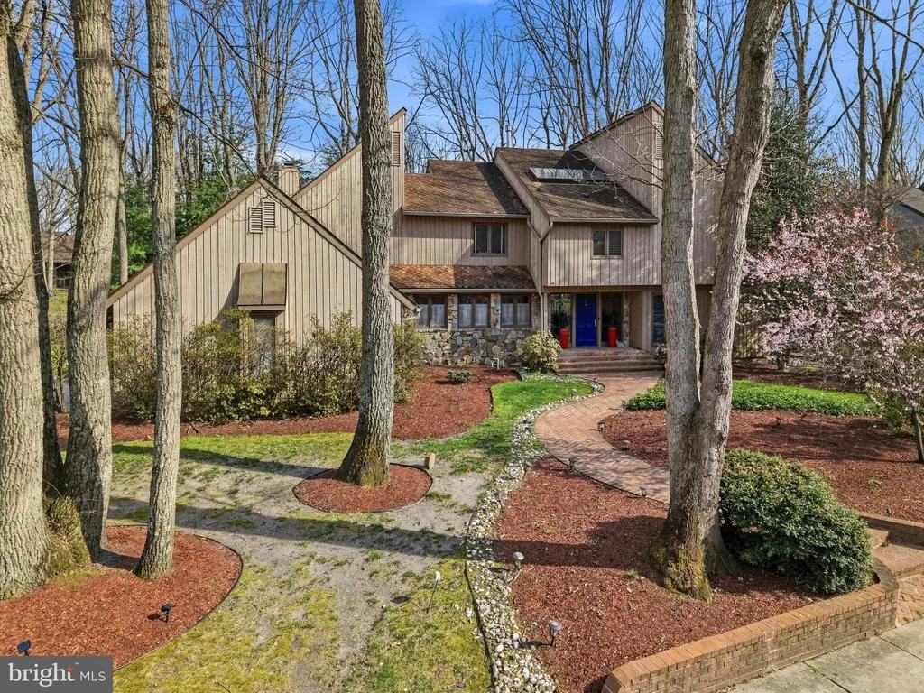Photo of 1 WINDSOR DRIVE