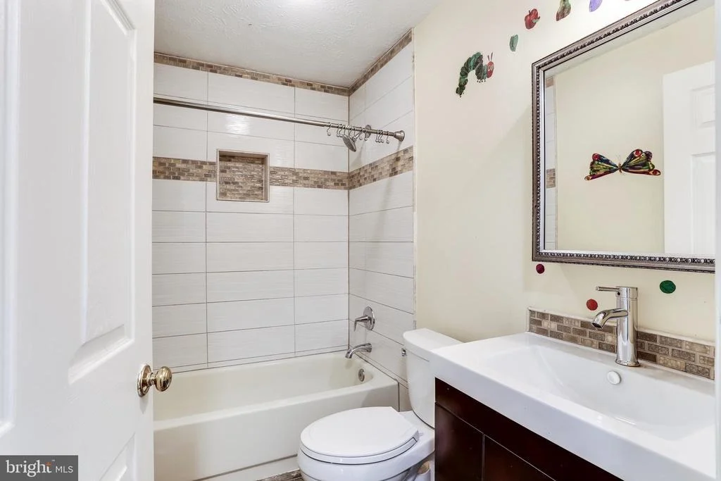 Photo of 6908 NEWBERRY DRIVE