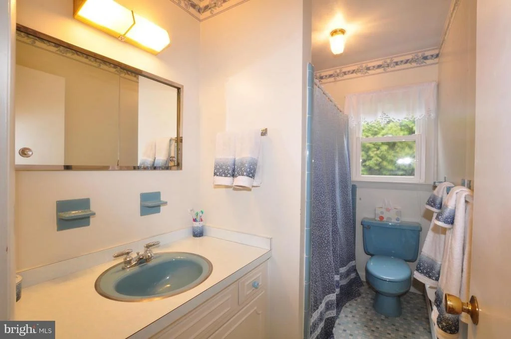 Photo of 10121 JOHNS DRIVE
