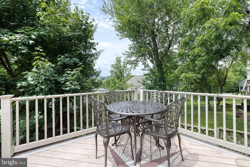 Photo of 1704 LINCOLN DRIVE