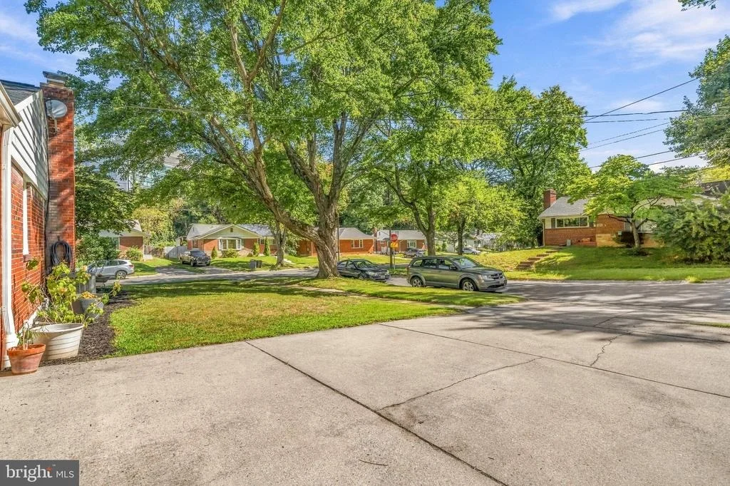 Photo of 1600 FLORA LANE