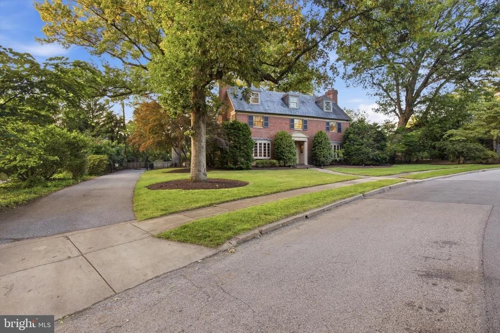 Photo of 2 BELLEMORE ROAD