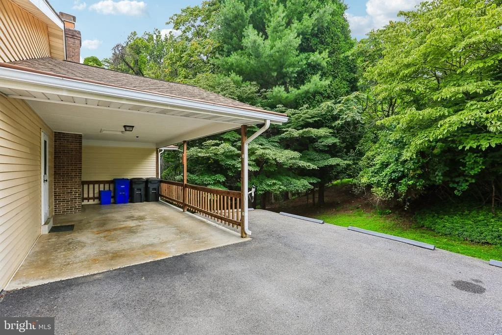 Photo of 24833 SHOWBARN CIRCLE