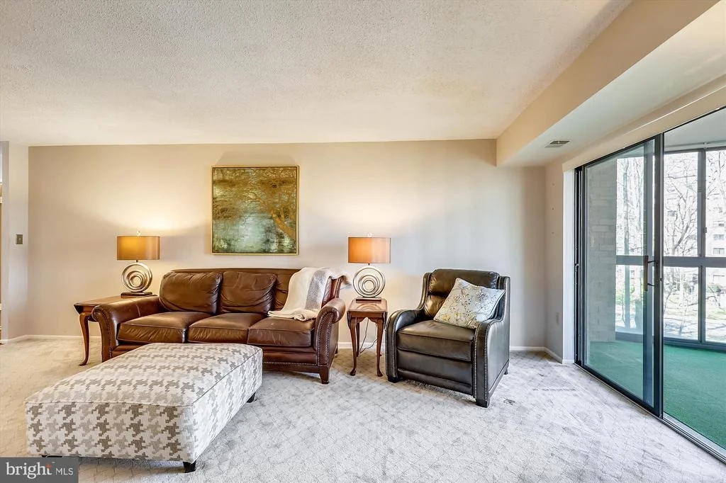 Photo of Unit 3522 at 15115 INTERLACHEN DRIVE